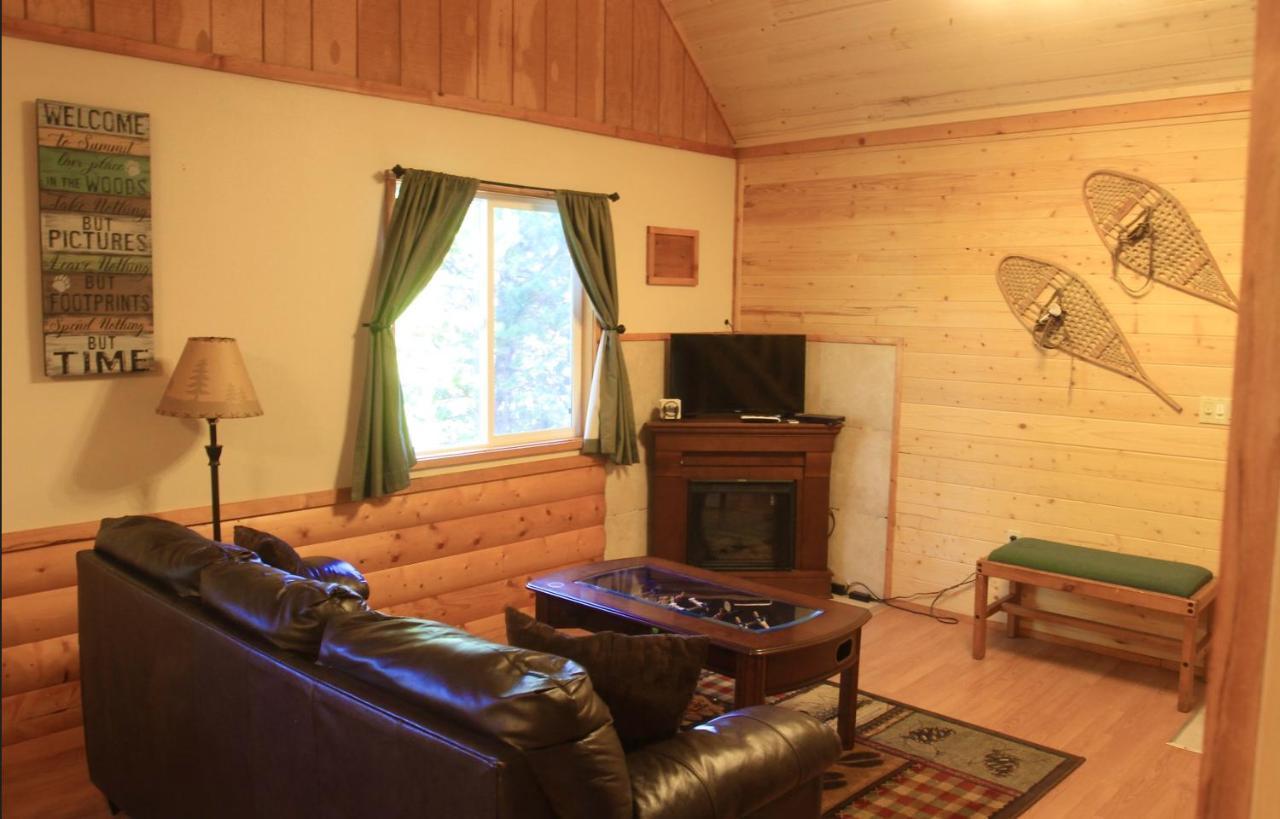 Summit Mountain Lodge And Steakhouse East Glacier Park Village Zewnętrze zdjęcie