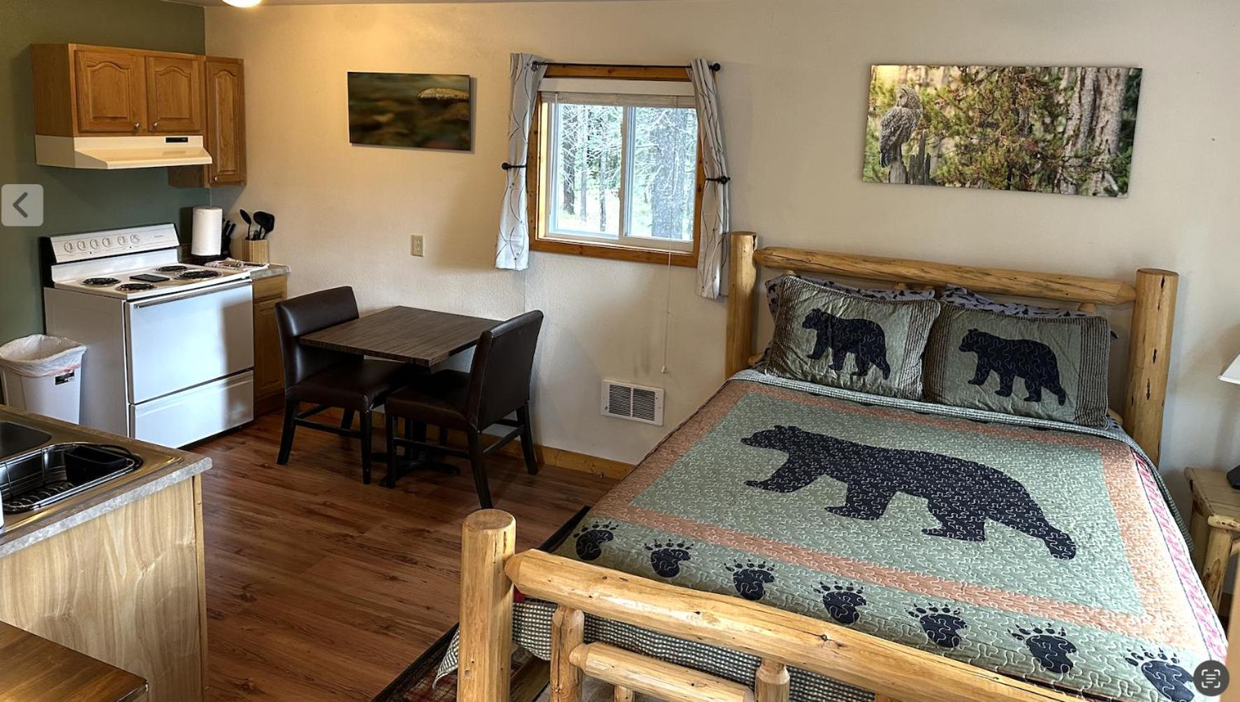Summit Mountain Lodge And Steakhouse East Glacier Park Village Zewnętrze zdjęcie